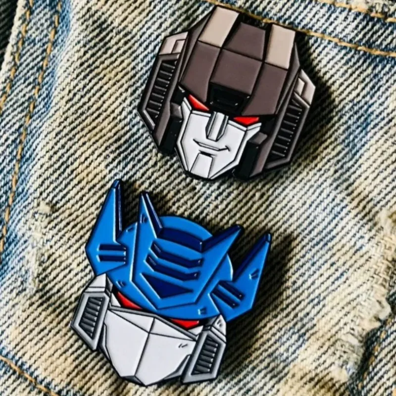 Model Kit Optimus Prime - Transformationed Brooch Red Spider Soundwave Badge
