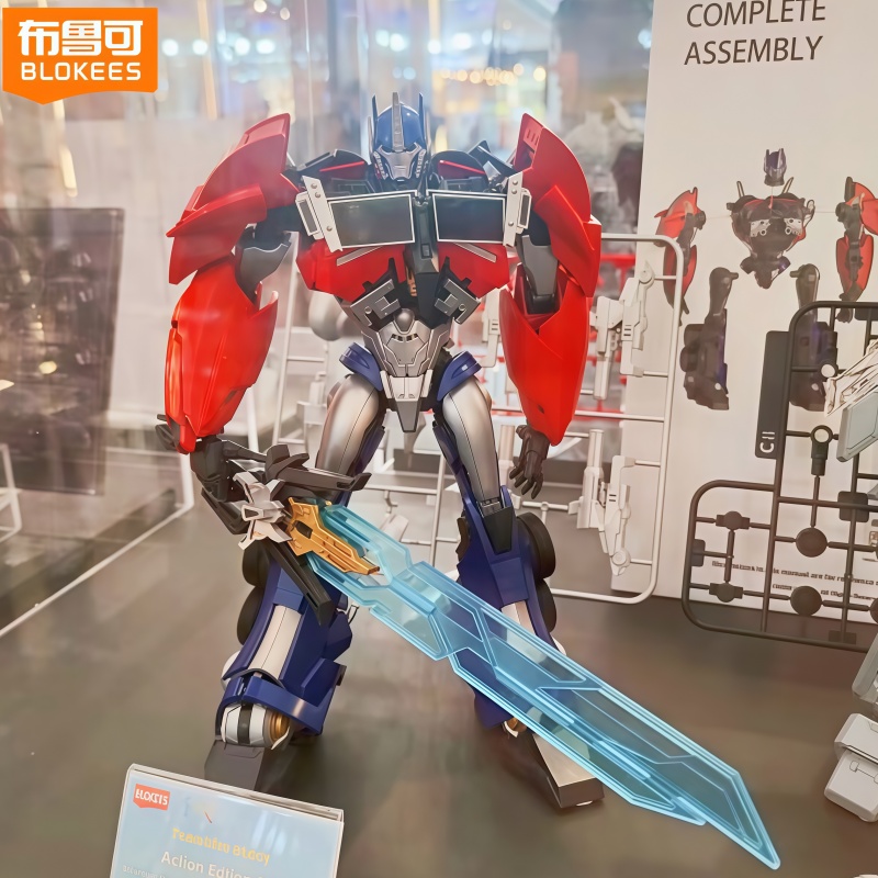 Blokees Transformers Optimus P - огляд і ціна Model Kit Optimus Prime