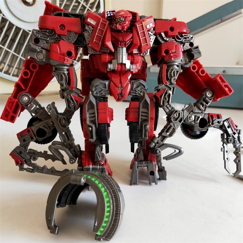 Transformation AOYI SS Overloa - огляд і ціна Model Kit Pacific Rim